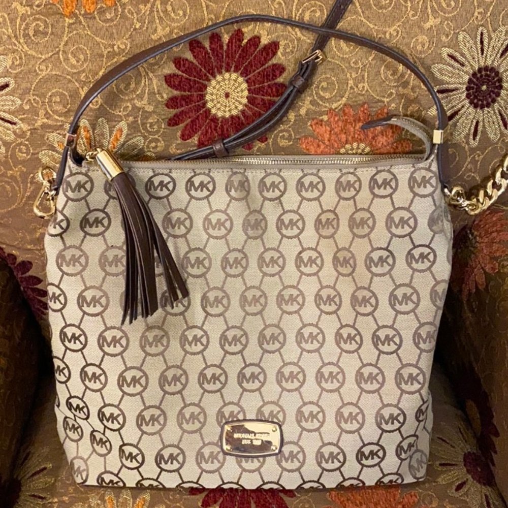 MICHAEL KORS Bedford Shoulder Monogram